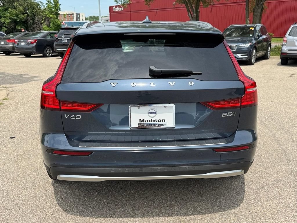 New 2026 Volvo V60 B5 Cross Country Plus w/ Climate Package AWD/4WD image 4