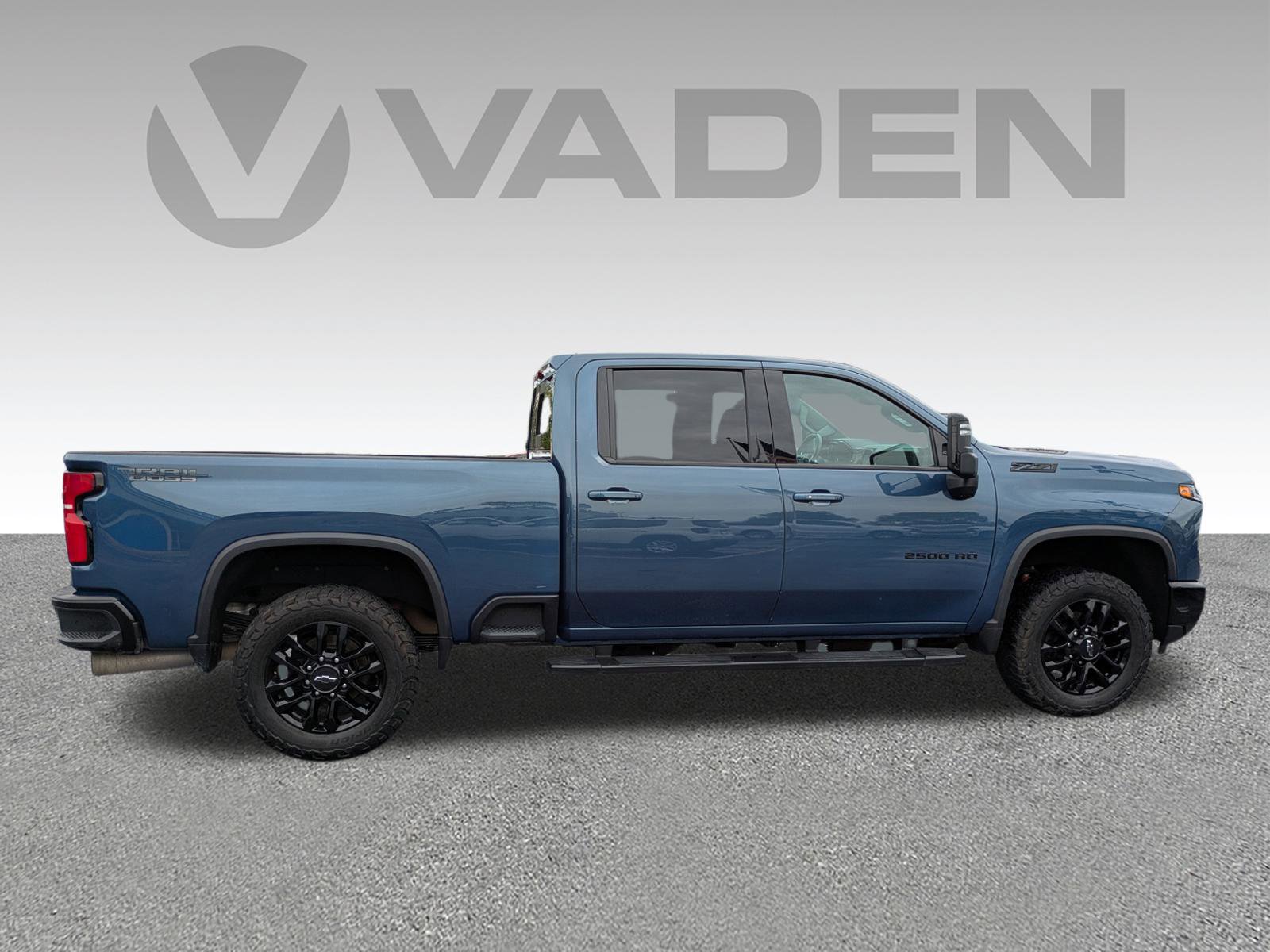 Used 2025 Chevrolet Silverado 2500 LTZ w/ LTZ Plus Package image 23