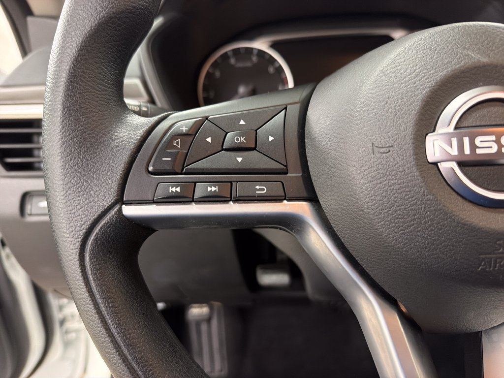 Used 2025 Nissan Altima 2.5 SV FWD image 20