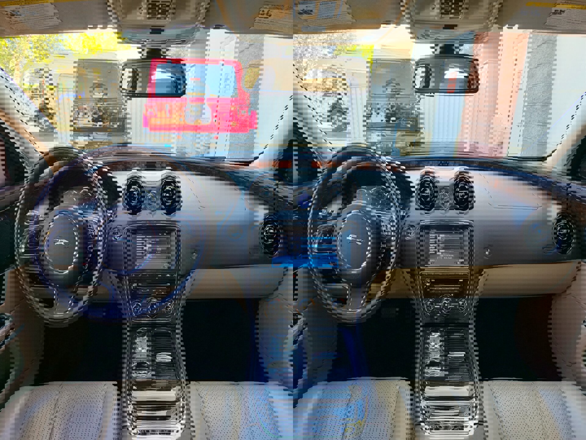 Used 2012 Jaguar XJ RWD image 16