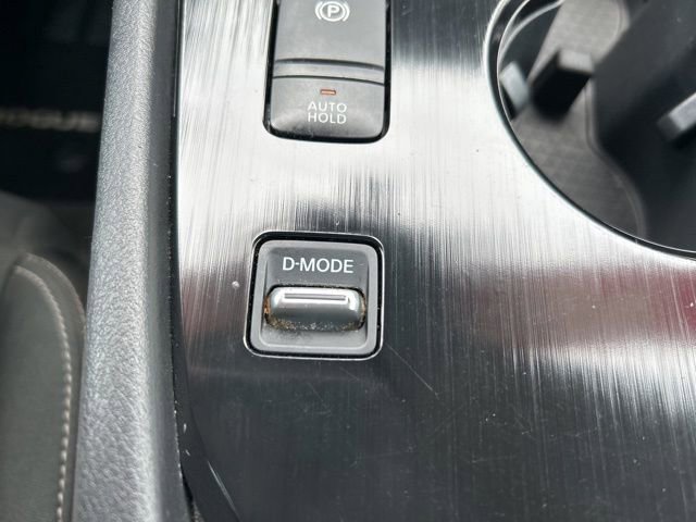 Used 2024 Nissan Rogue S FWD image 28