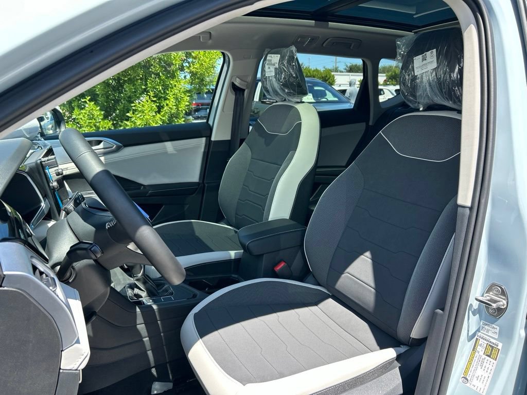 New 2026 Volkswagen Taos SE FWD image 20