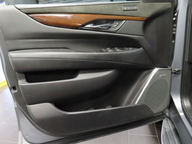 Used 2019 Cadillac Escalade Luxury image 10