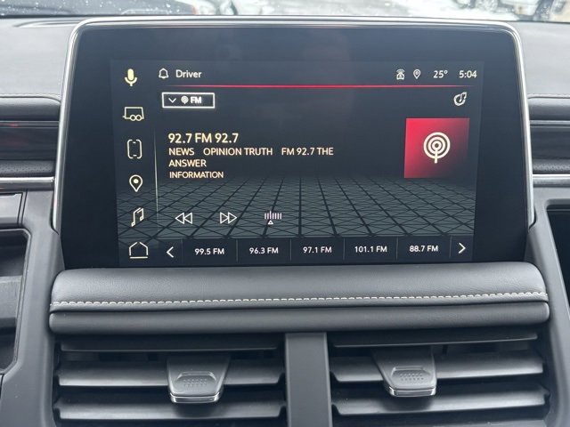 Used 2023 GMC Yukon XL SLT w/ SLT Premium Package image 24