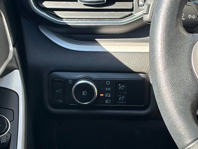 Used 2023 Ford Explorer XLT w/ Equipment Group 202A image 23