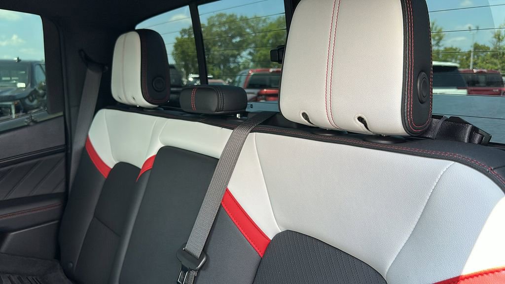 Used 2024 GMC Canyon AT4X image 13