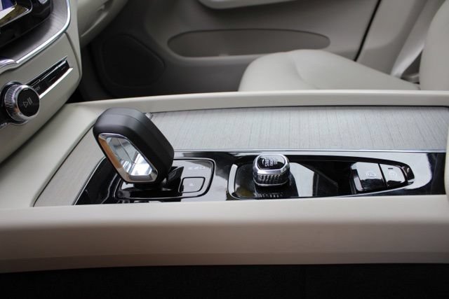 Certified 2023 Volvo XC60 B5 Plus w/ Climate Package AWD/4WD image 36