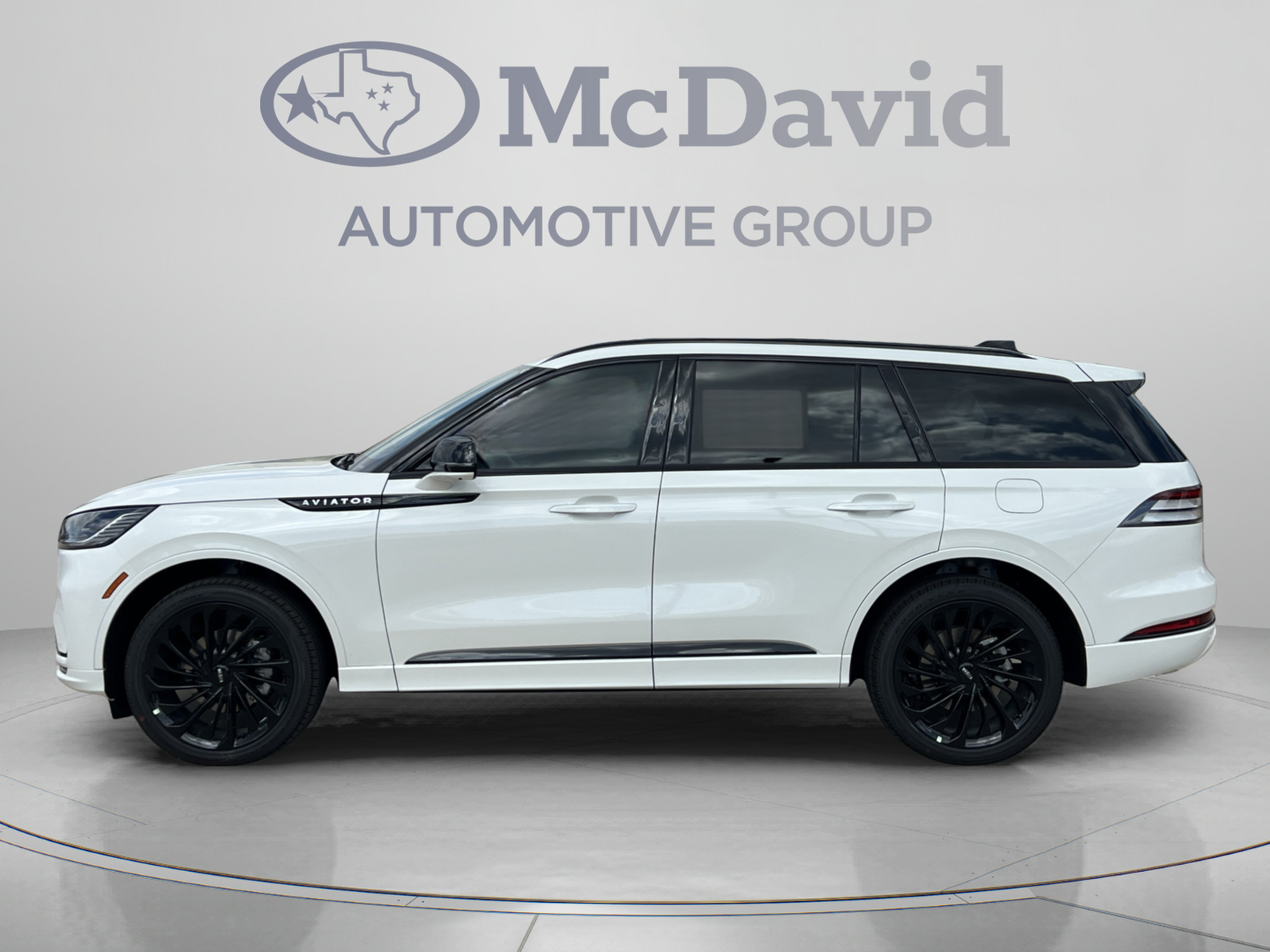 New 2027 Lincoln Aviator Reserve AWD/4WD image 4