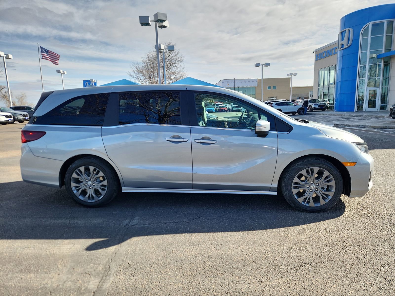 New 2026 Honda Odyssey Touring image 6
