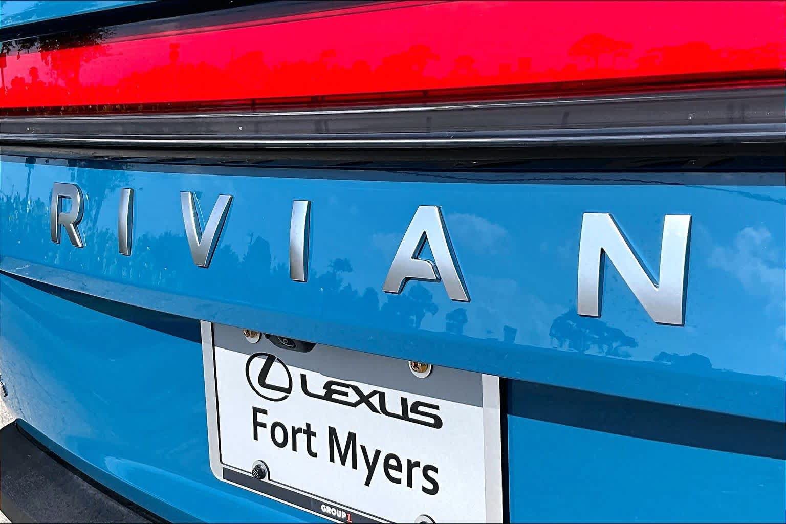 Used 2023 Rivian R1S Adventure AWD/4WD image 30