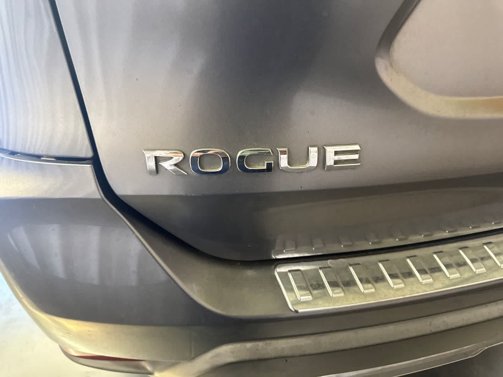 Used 2017 Nissan Rogue SV FWD image 10