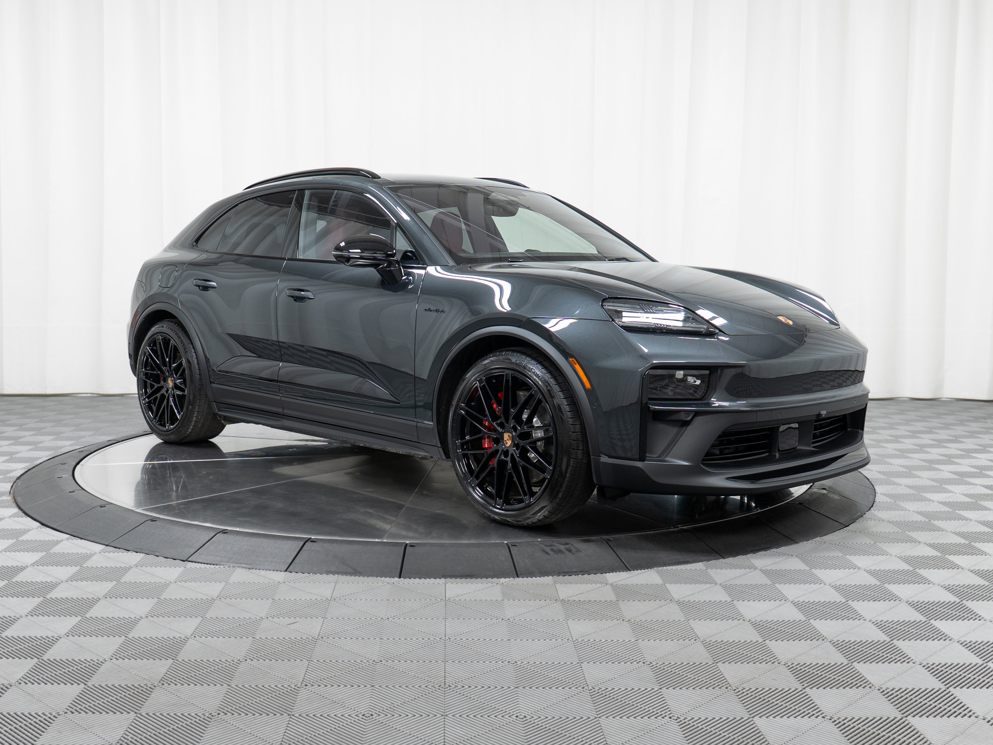 New 2026 Porsche Macan GTS Electric image 9
