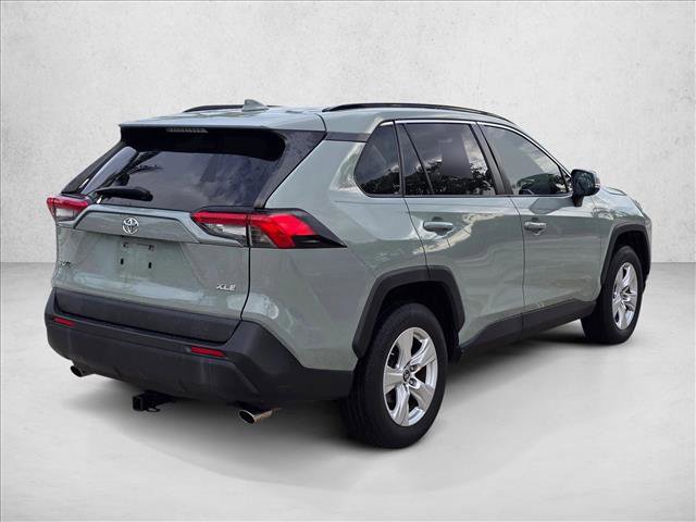 Used 2019 Toyota RAV4 XLE FWD image 2