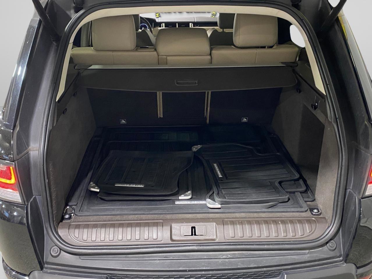 Used 2017 Land Rover Range Rover Sport HSE Dynamic image 12