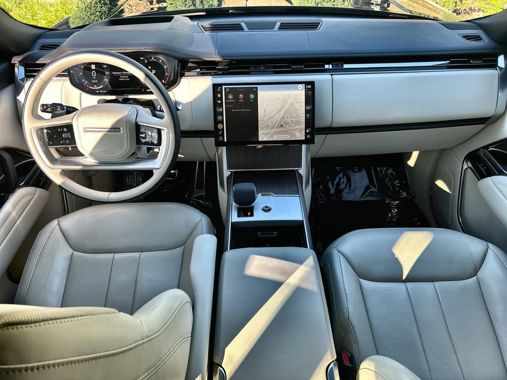 Certified 2025 Land Rover Range Rover SE AWD/4WD image 12