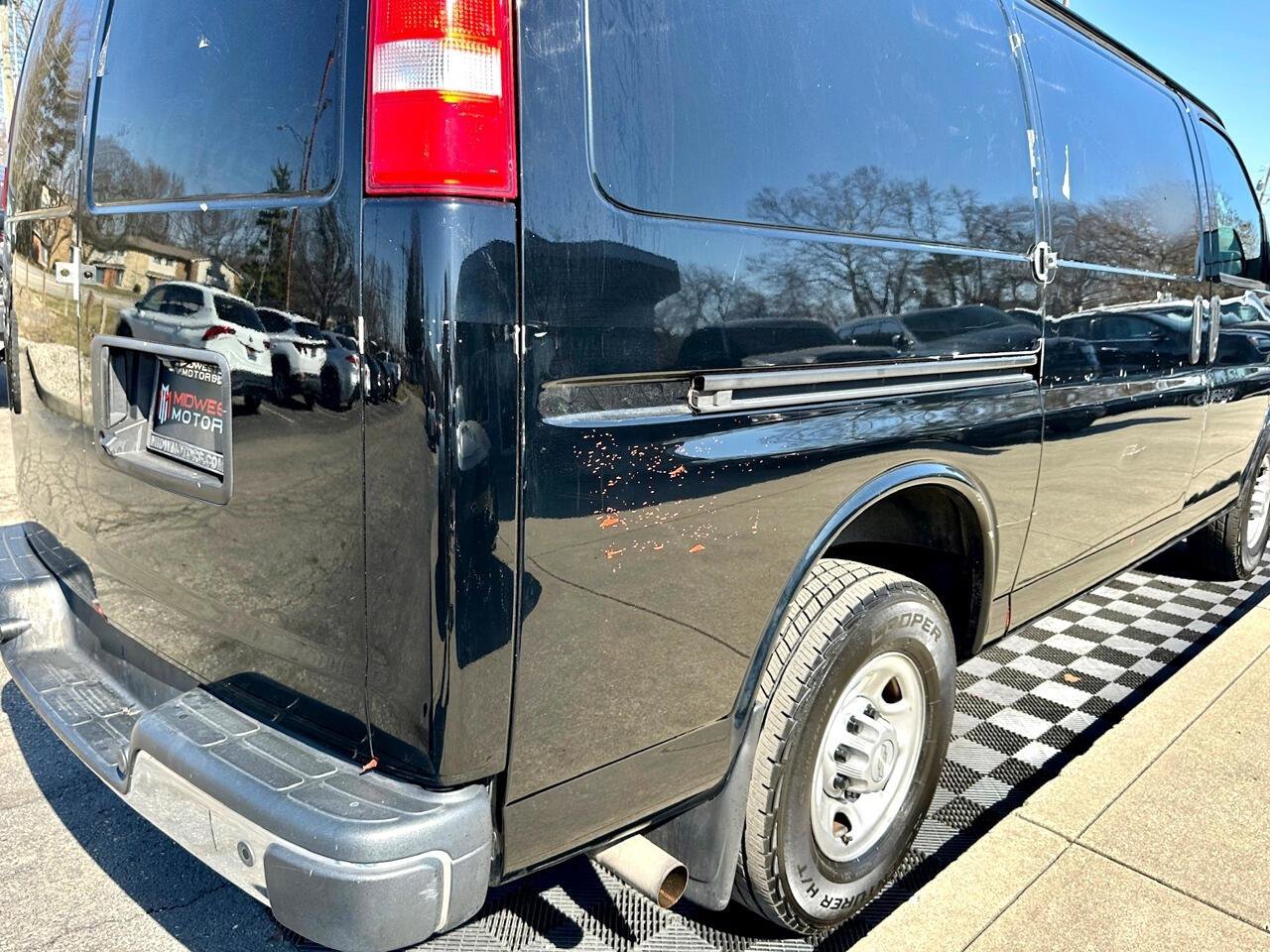 Used 2018 Chevrolet Express 2500 w/ Driver Convenience Package image 14