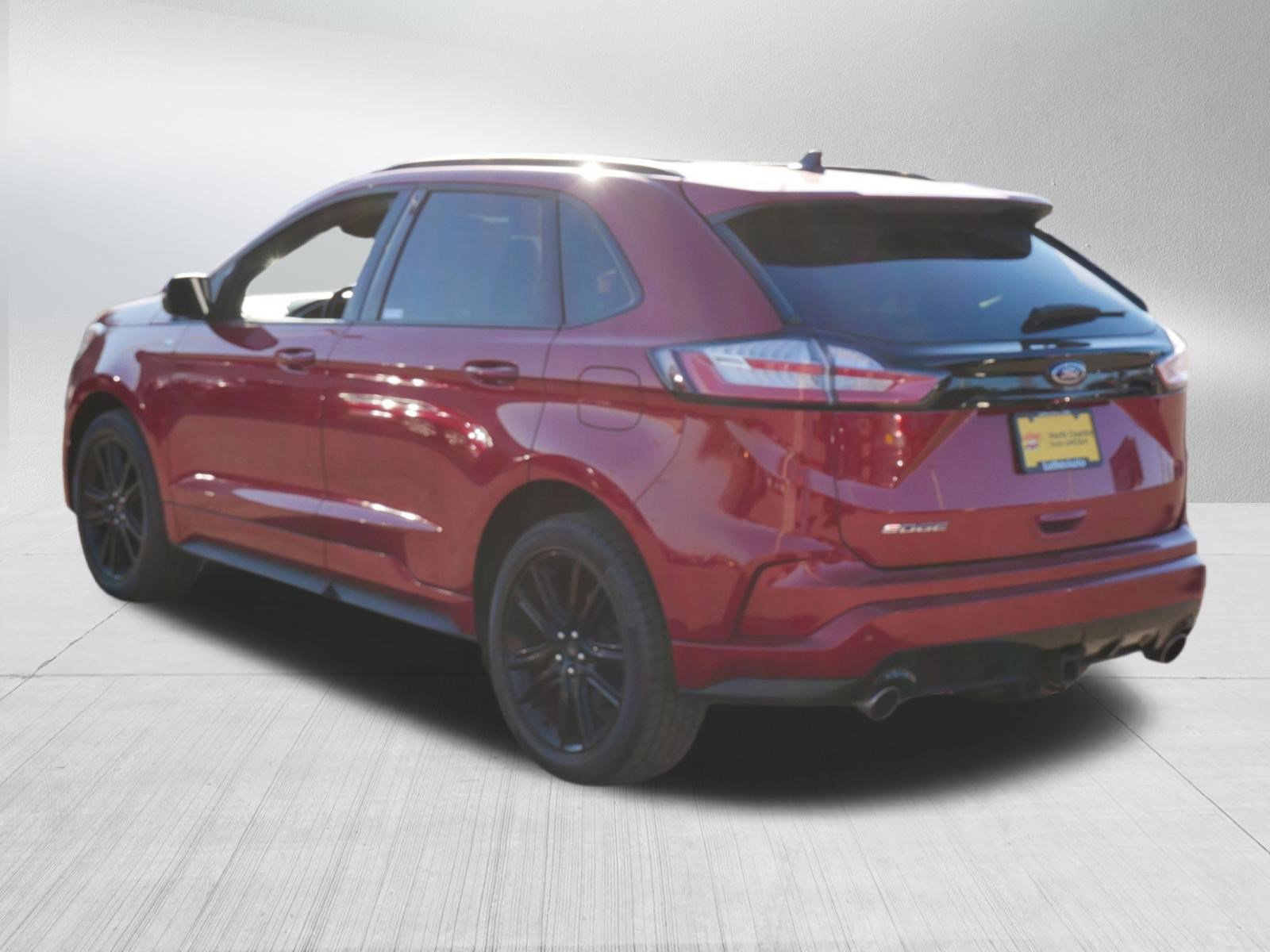 Used 2020 Ford Edge ST-Line w/ Cold Weather Package AWD/4WD image 5