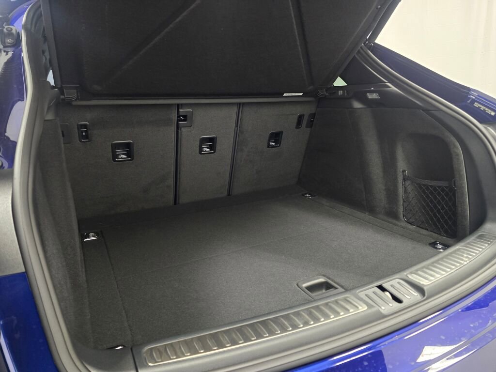 New 2026 Porsche Macan S image 23