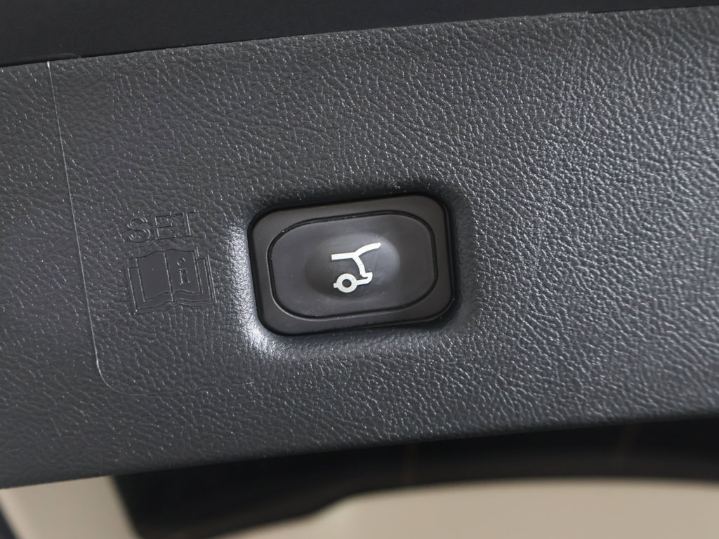 Used 2023 Lincoln Nautilus Reserve AWD/4WD image 24
