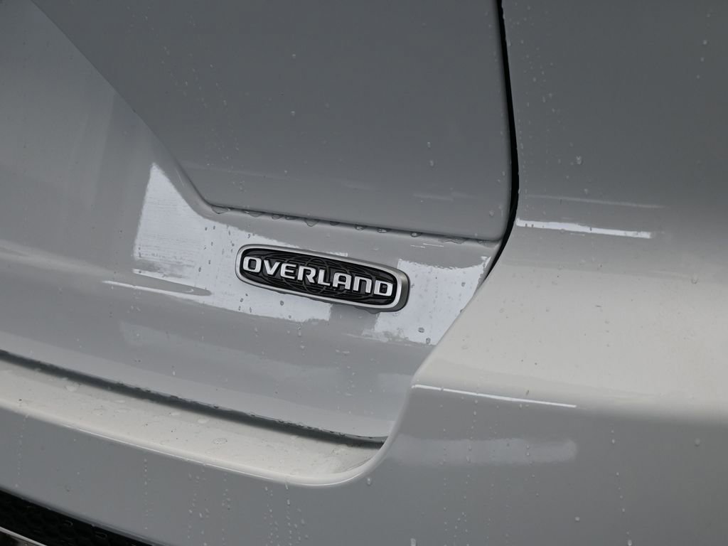 Used 2024 Jeep Grand Cherokee Overland w/ Luxury Tech Group IV image 23