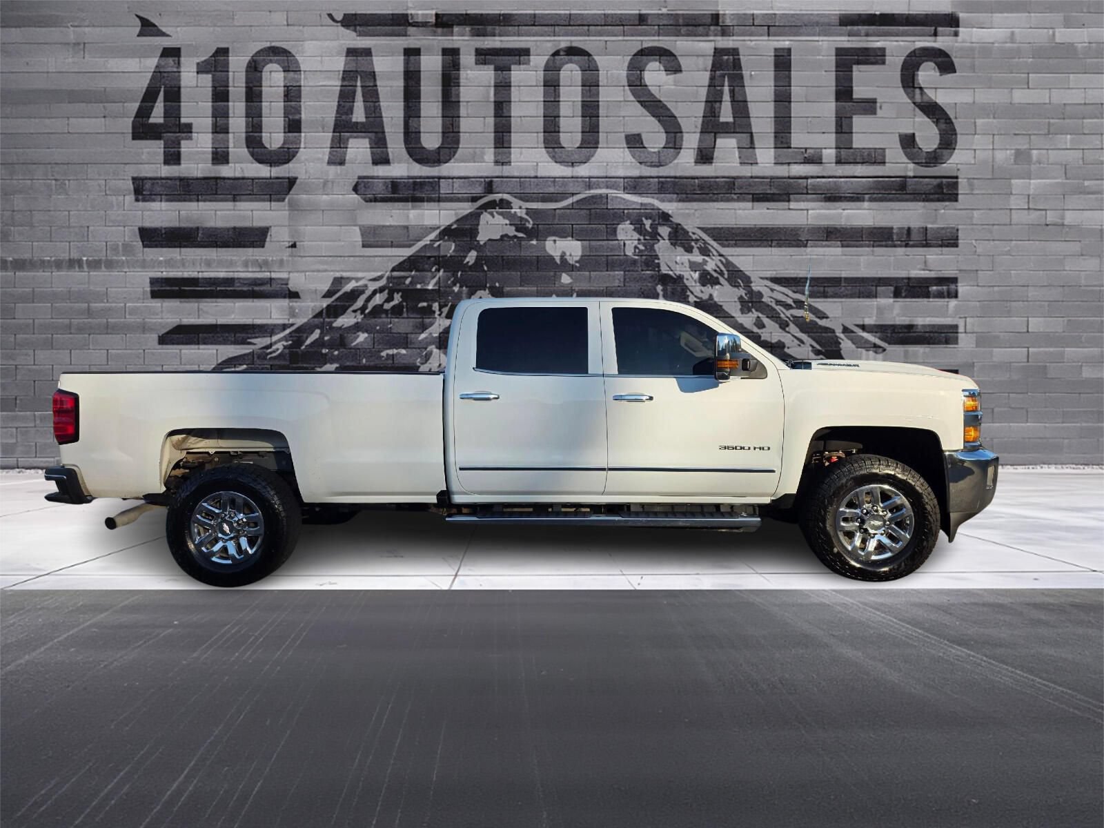 Used 2019 Chevrolet Silverado 3500 LTZ w/ Duramax Plus Package AWD/4WD image 2
