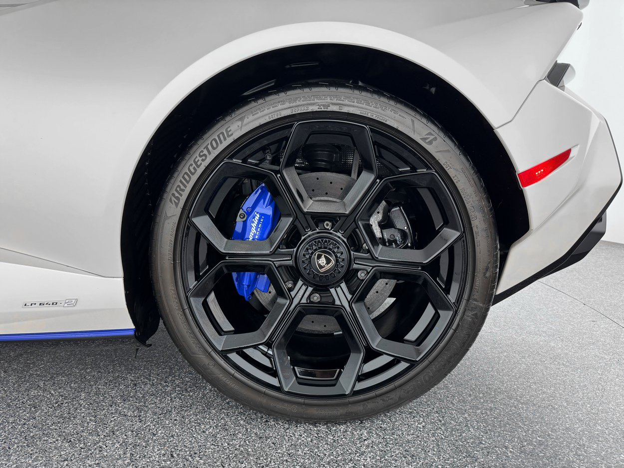 Used 2023 Lamborghini Huracan Tecnica RWD image 34