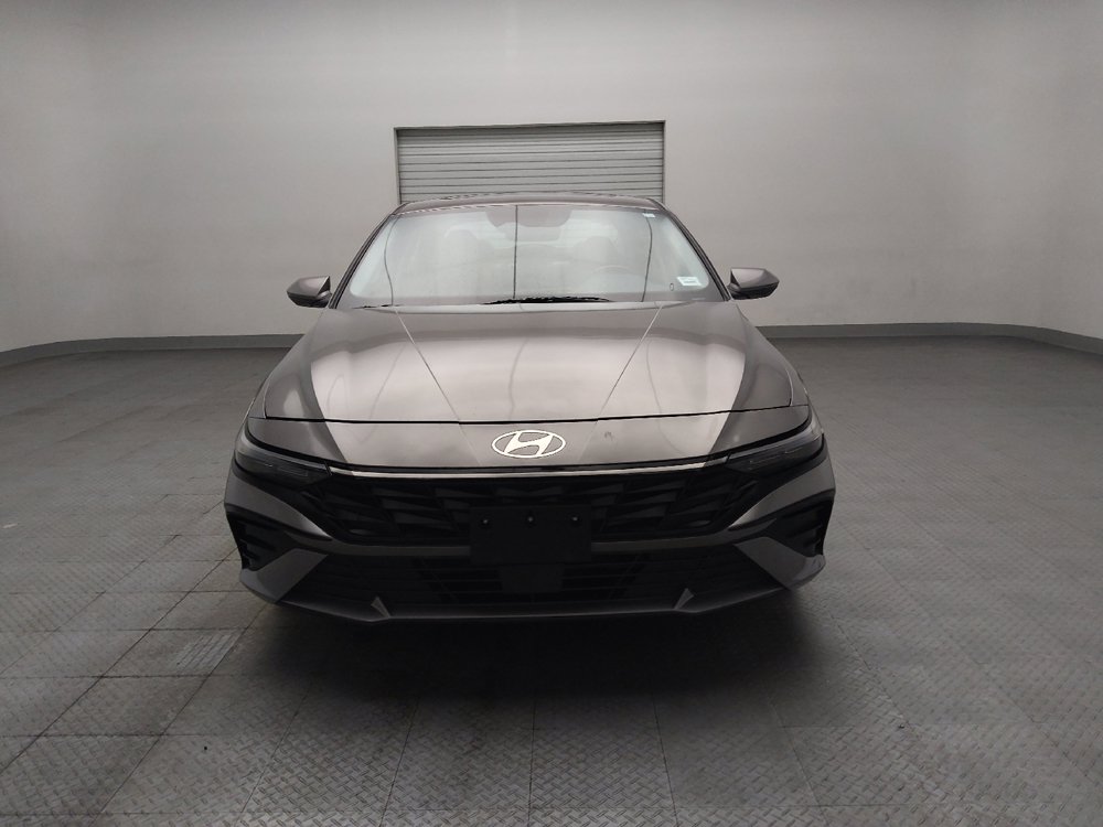 Used 2025 Hyundai Elantra Limited FWD image 15