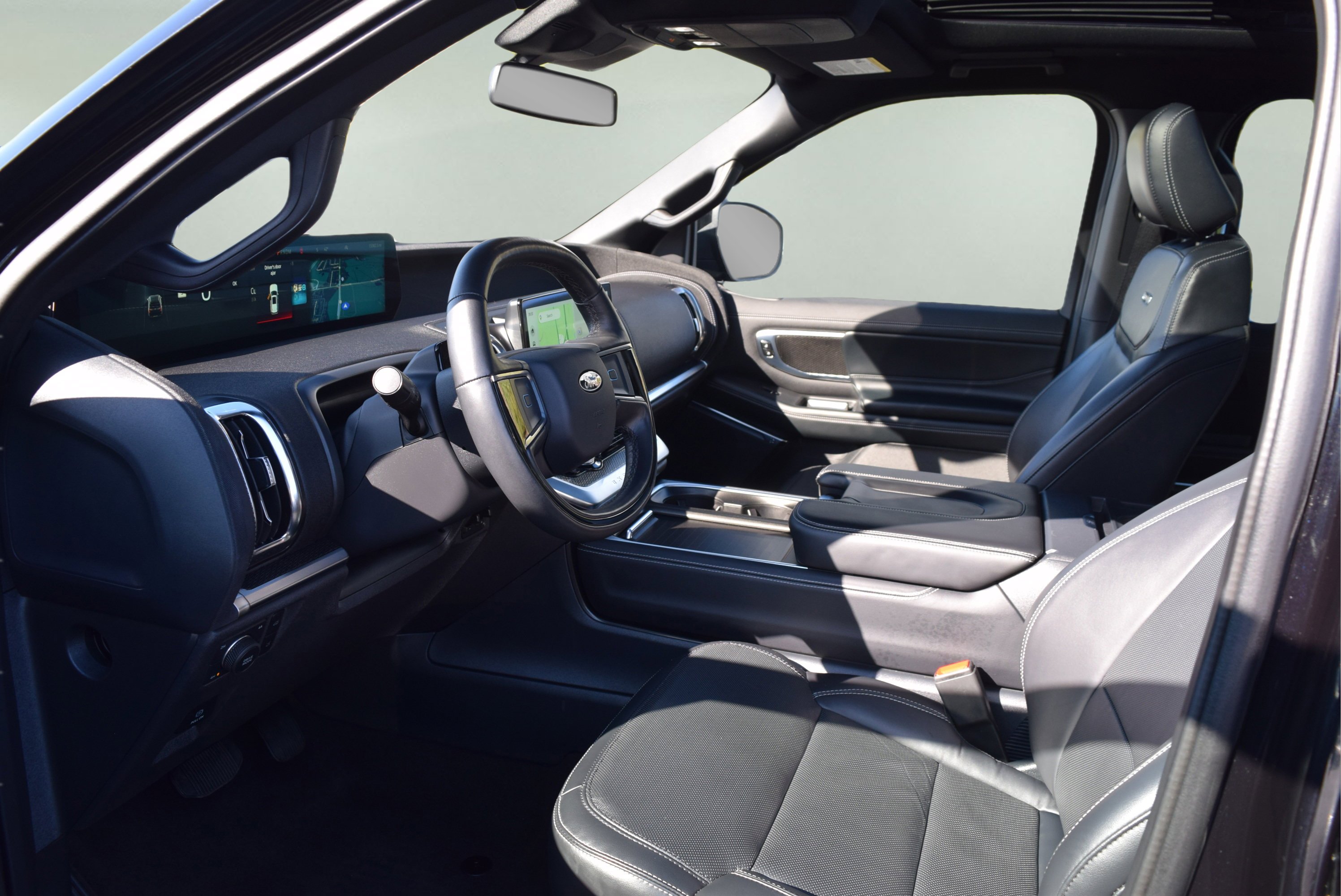 Used 2025 Ford Expedition Platinum w/ Stealth Performance Package image 11