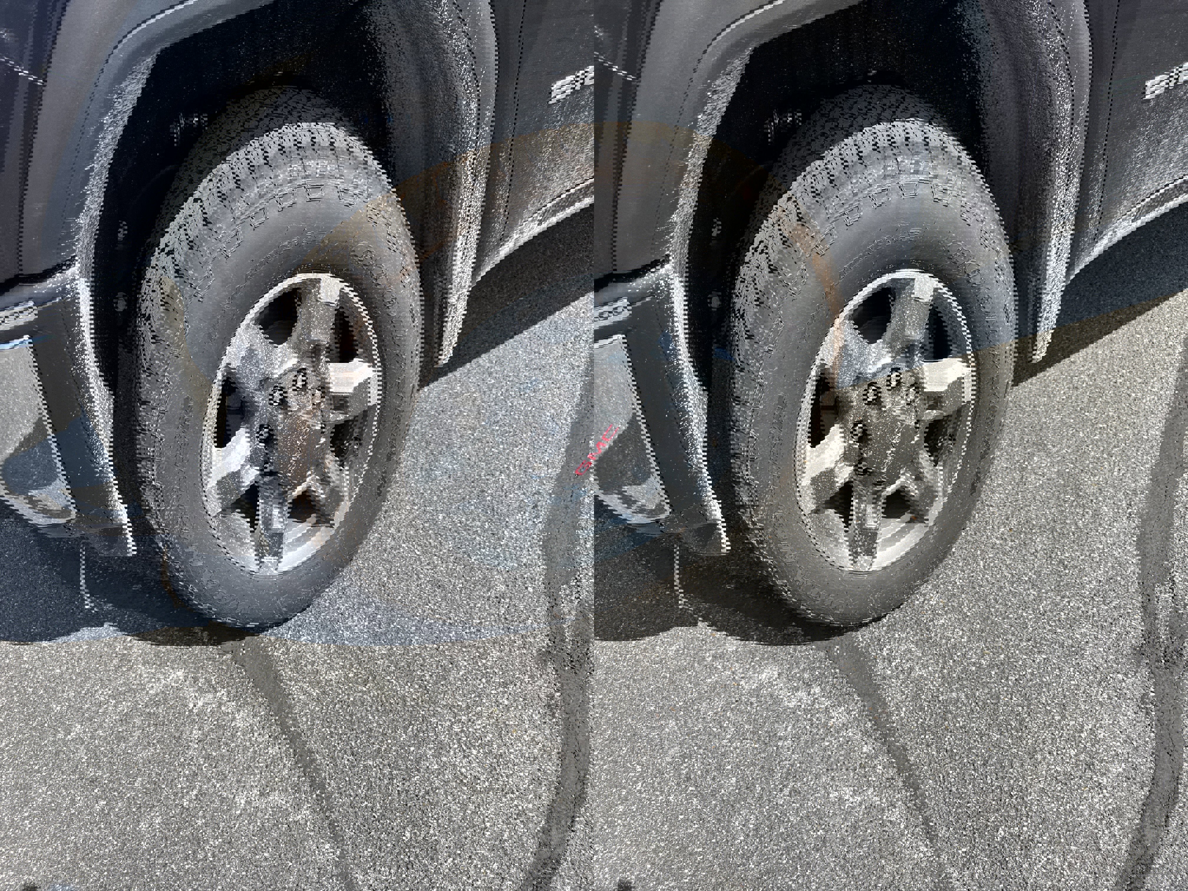 New 2025 GMC Sierra 2500 SLE w/ SLE Value Package; image 10