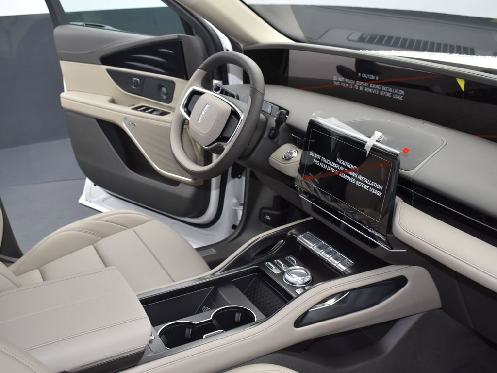 Certified 2025 Lincoln Nautilus Premier w/ Equipment Group 102A image 24