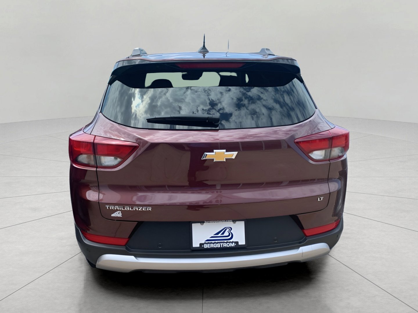 Certified 2022 Chevrolet TrailBlazer LT w/ Convenience Package FWD image 6