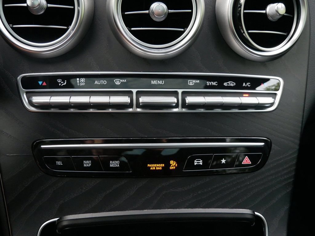 Used 2021 Mercedes-Benz GLC 300 4MATIC image 23