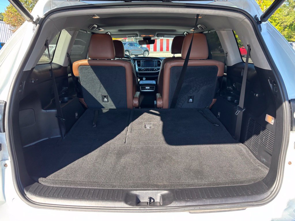 Used 2019 Toyota Highlander Limited FWD image 12