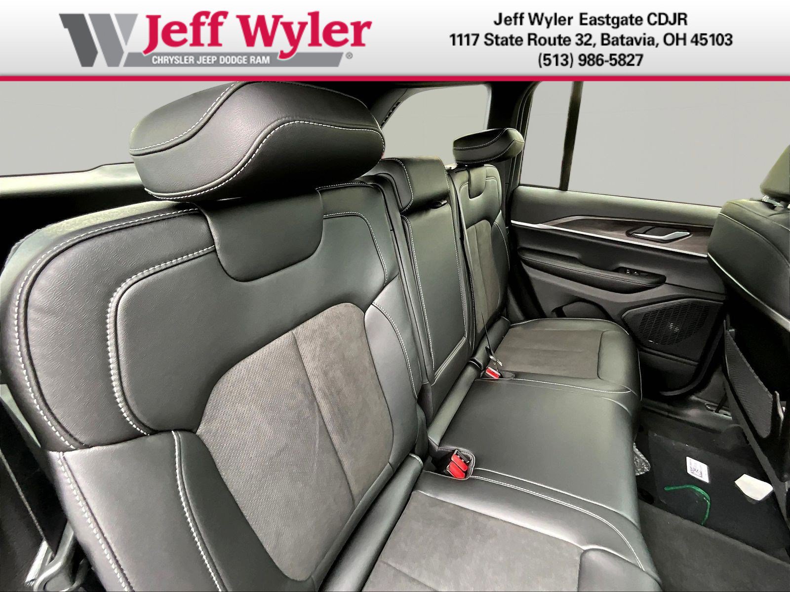 New 2026 Jeep Grand Cherokee Altitude AWD/4WD image 20