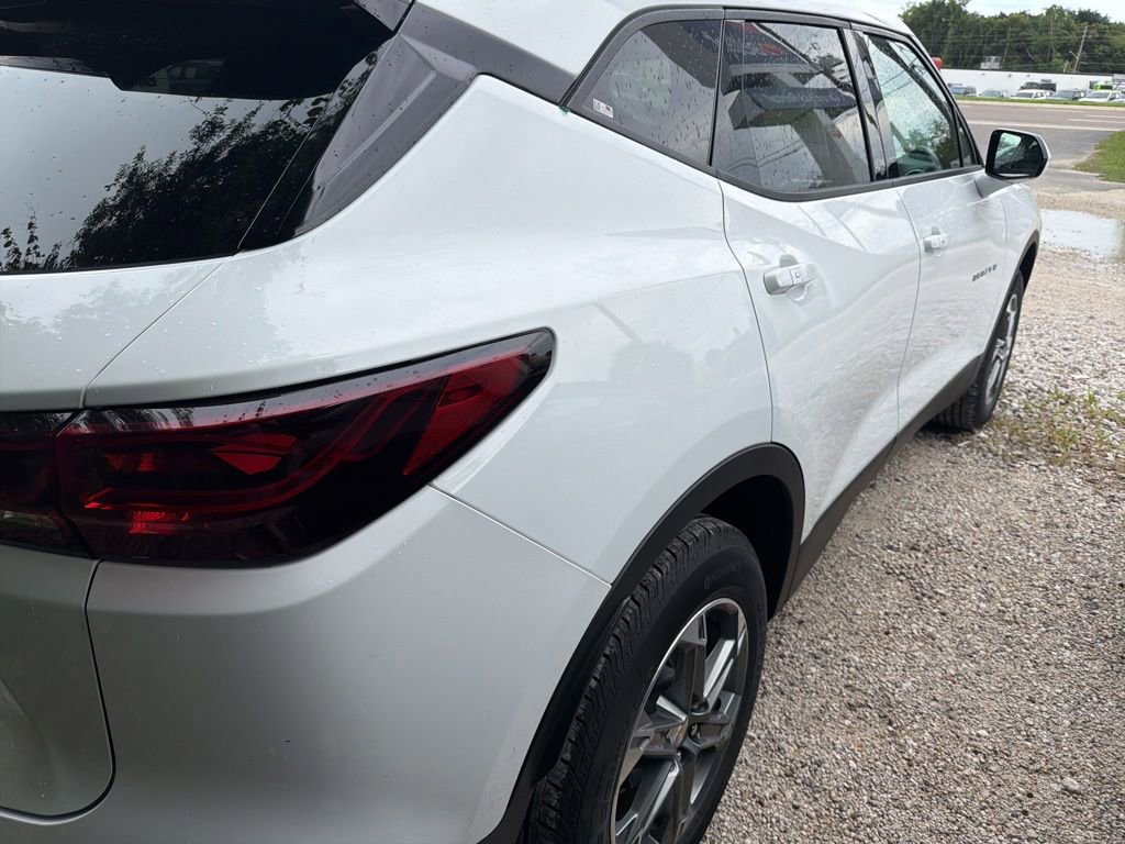 Used 2025 Chevrolet Blazer LT FWD image 7
