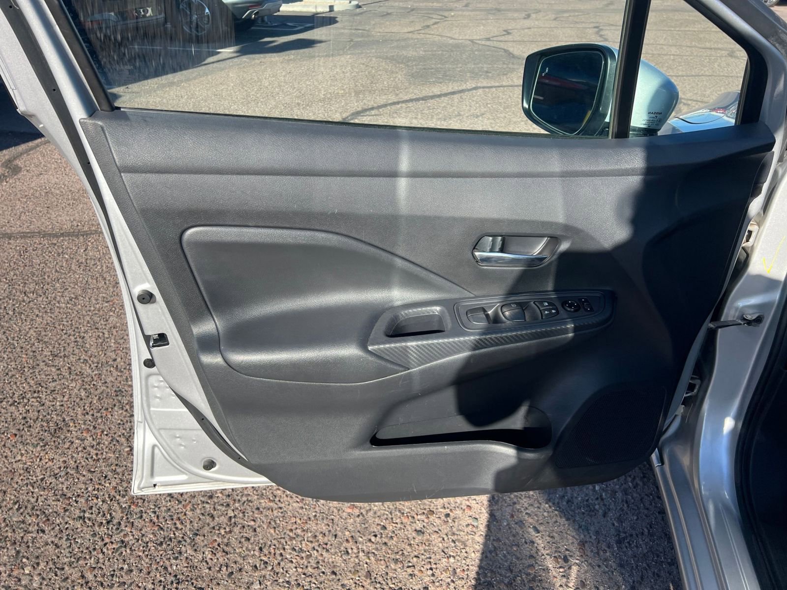 Used 2025 Nissan Versa SV image 18