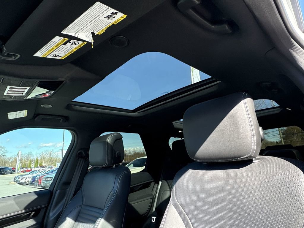 Used 2023 Land Rover Discovery S R-Dynamic image 19