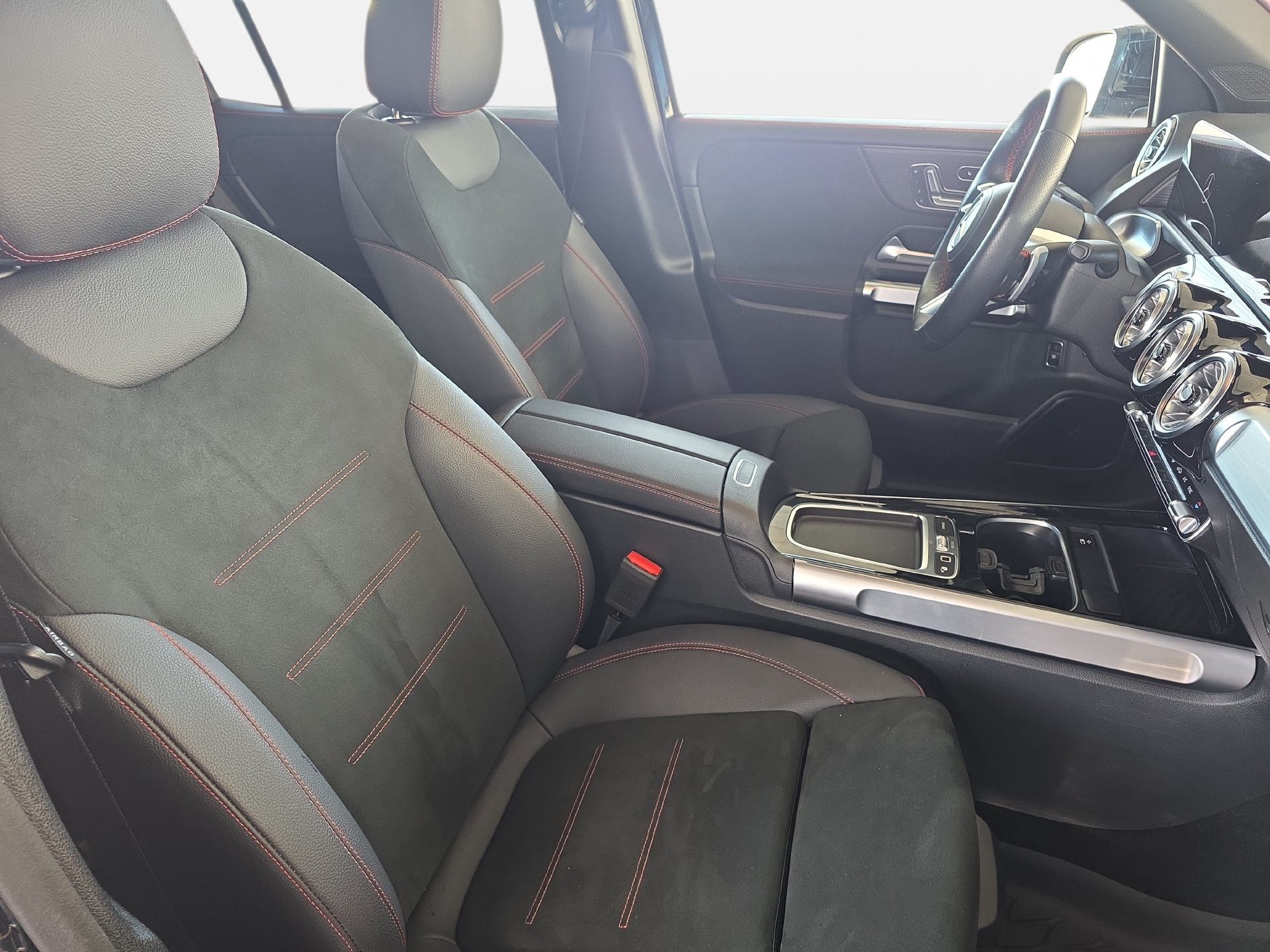 Used 2026 Mercedes-Benz GLB 250 image 10