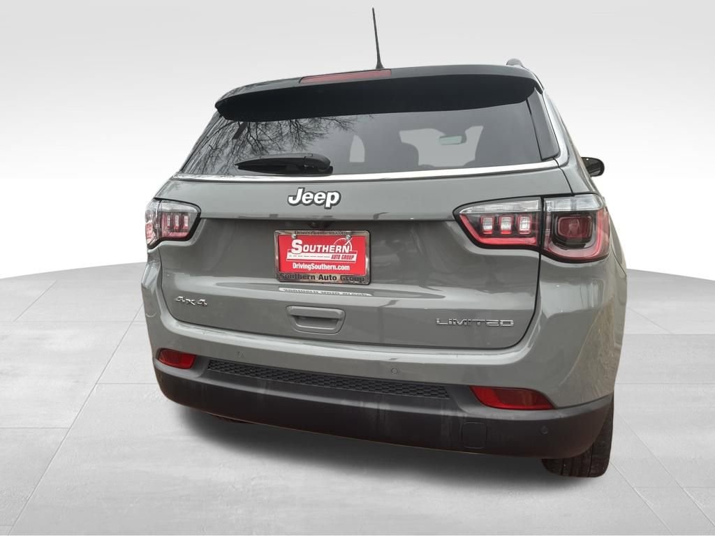 Used 2024 Jeep Compass Limited image 14