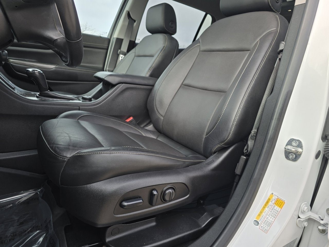 Used 2019 GMC Acadia SLT w/ LPO, Floor Liner Package image 27