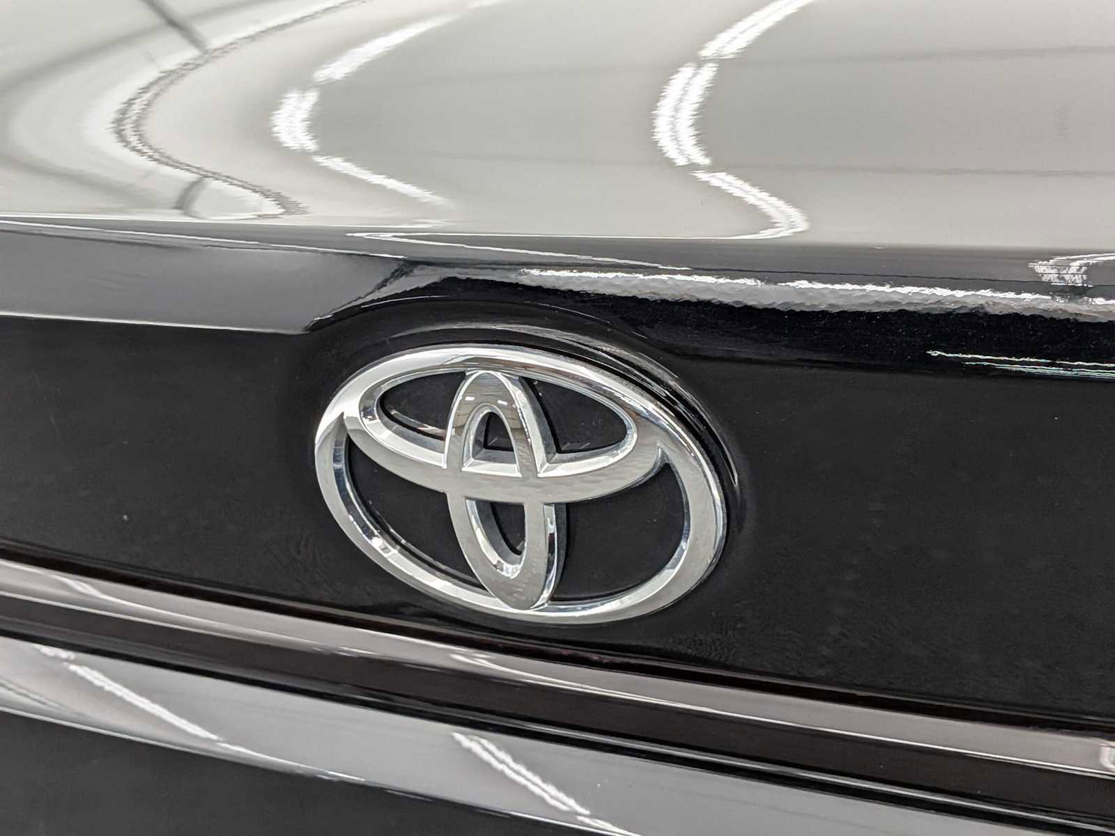 Used 2024 Toyota Corolla LE FWD image 11