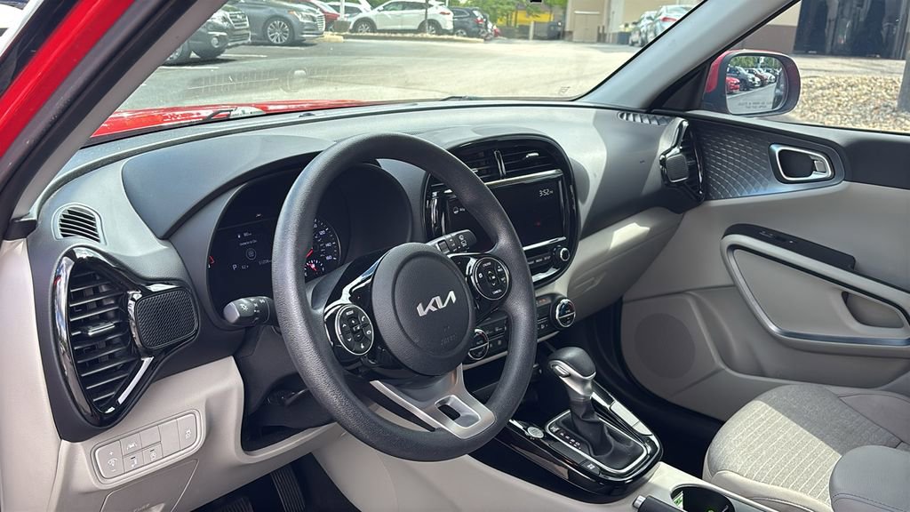 Used 2022 Kia Soul S FWD image 23