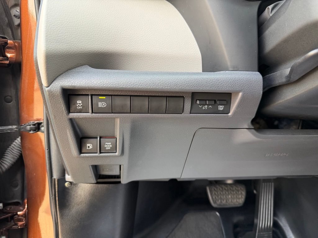 Used 2022 Toyota Sienna LE FWD image 12