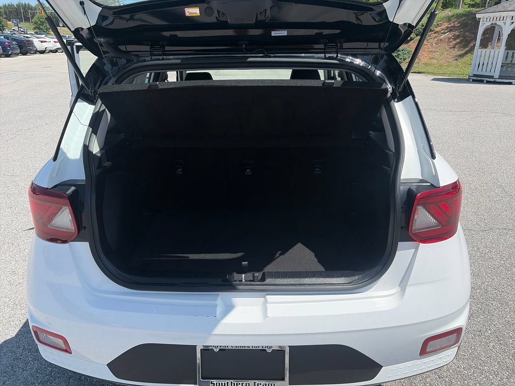 Used 2025 Hyundai Venue Limited FWD image 23