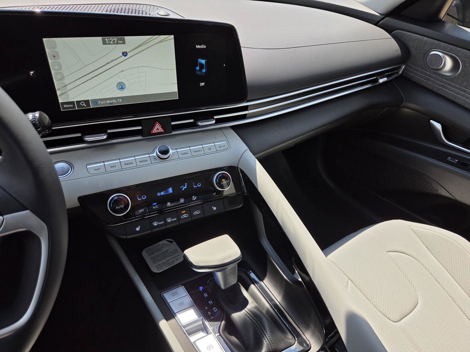 New 2026 Hyundai Elantra Limited FWD image 18