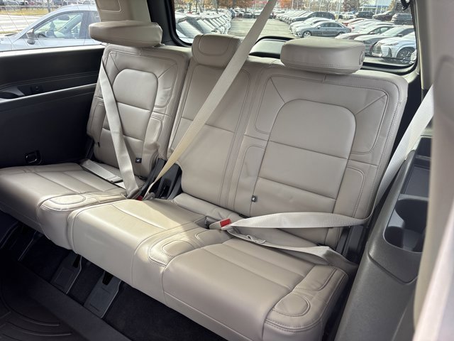 Used 2022 Lincoln Navigator Reserve image 18