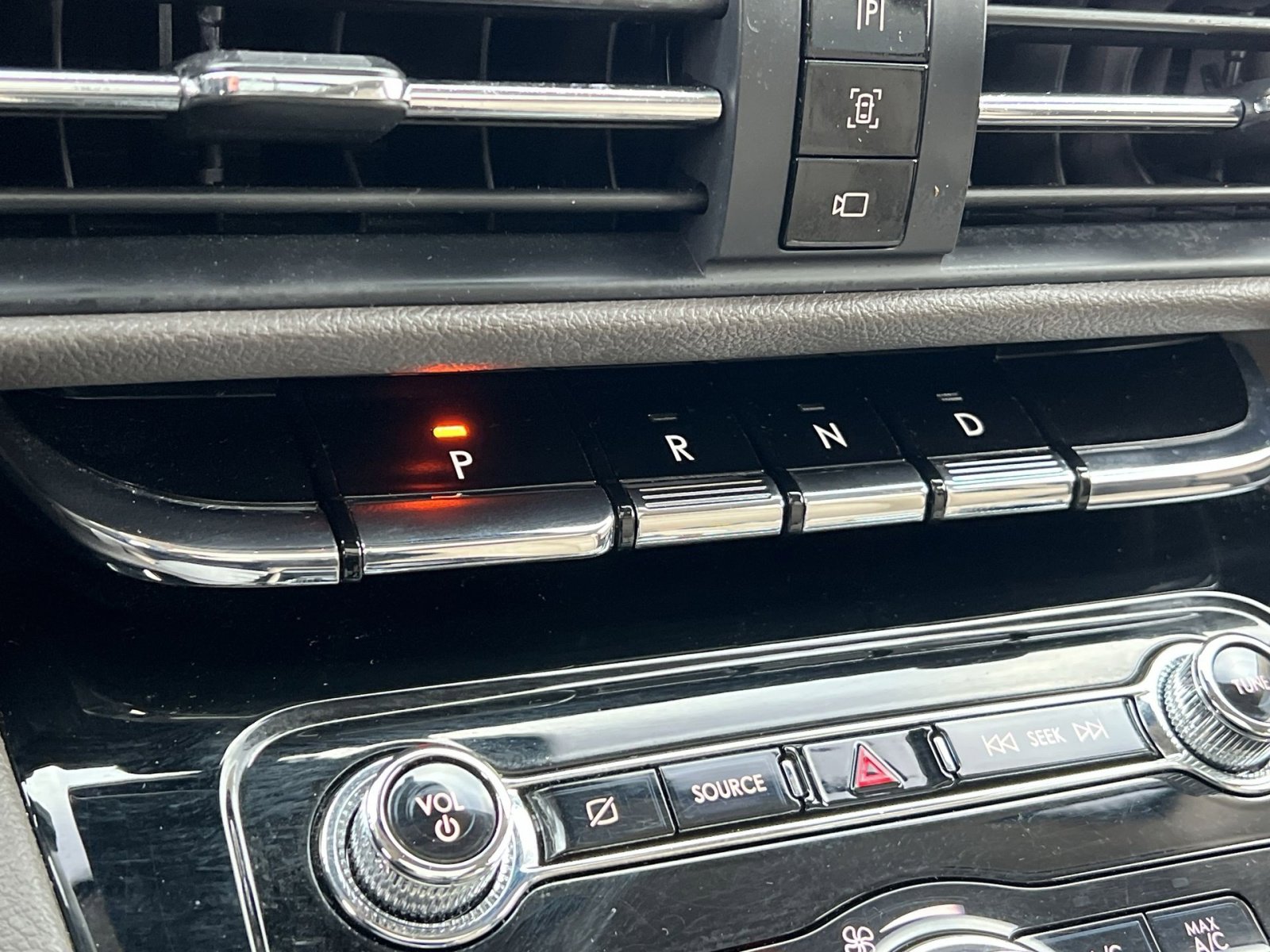 Used 2022 Lincoln Corsair Reserve w/ Equipment Group 201A image 21