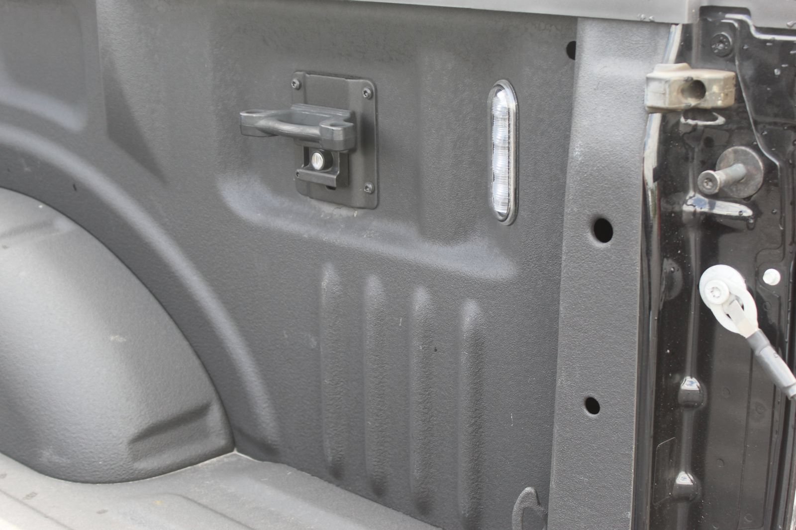 Used 2023 Ford F150 Lightning Platinum AWD/4WD image 21