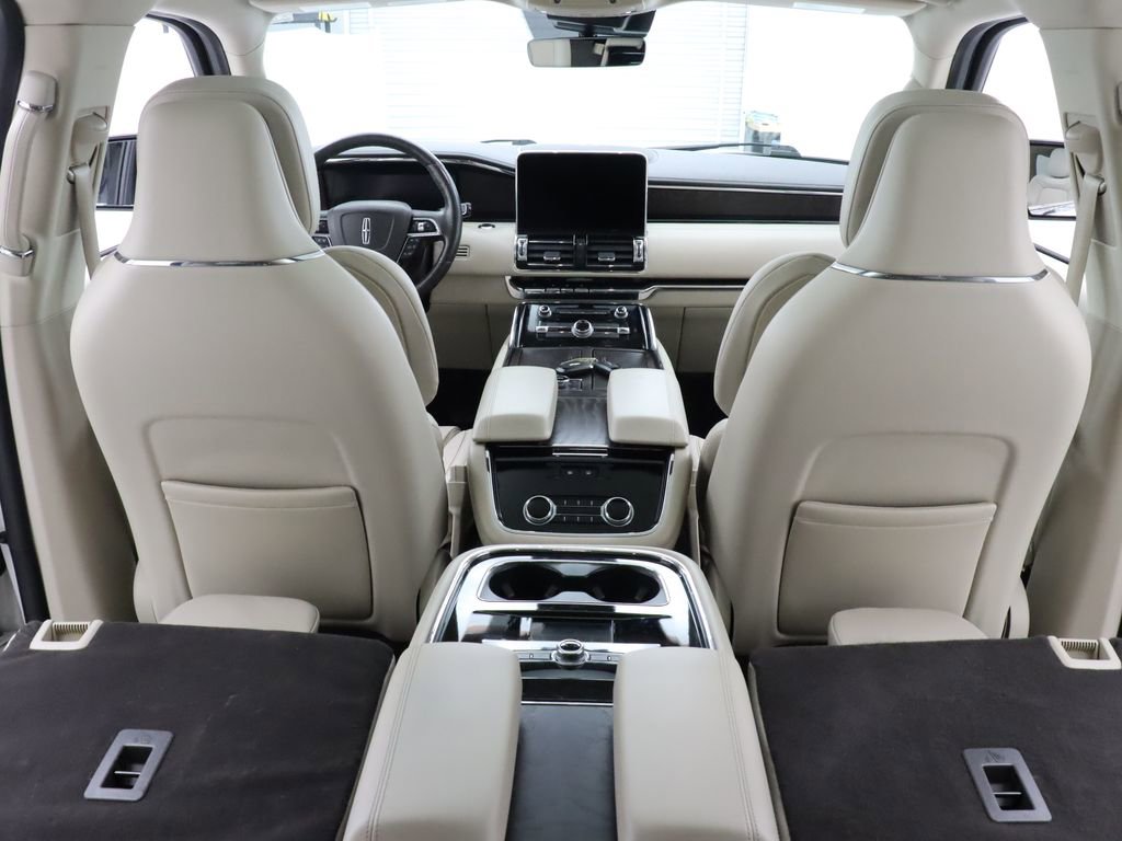 Used 2021 Lincoln Navigator Reserve w/ Luxury Package RWD image 42
