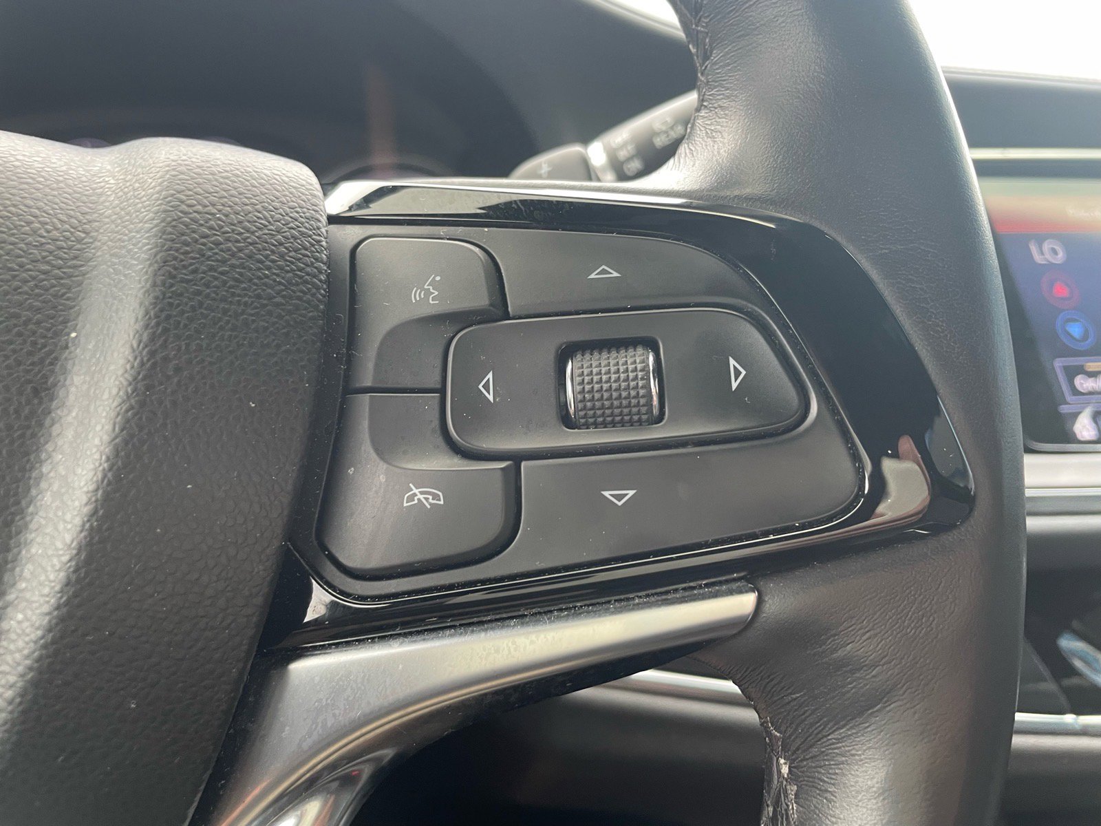 Used 2023 Buick Enclave Essence w/ Experience Buick Package FWD image 19